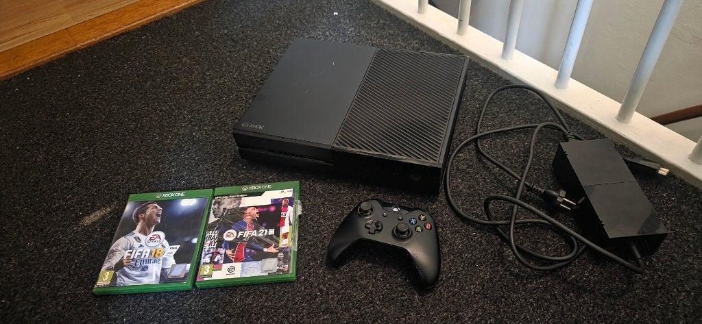 xbox one x met 2 games, Gebruikt, 1 speler, Ophalen of Verzenden, Vanaf 3 jaar