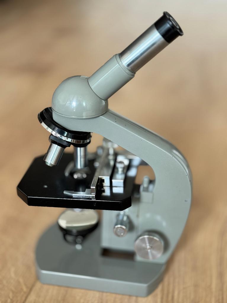 Uitzonderlijk goed bewaarde Junior OLYMPUS H microscoop,1964, Audio, Tv en Foto, Optische apparatuur | Microscopen, Gebruikt, Ophalen of Verzenden