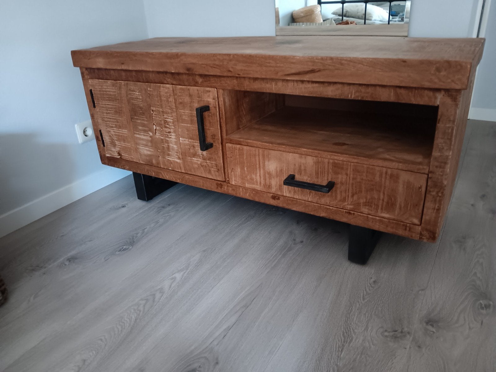 Robuust mangohouten tv-meubel met lade en kastje, Gebruikt, Minder dan 100 cm, 25 tot 50 cm, Ophalen
