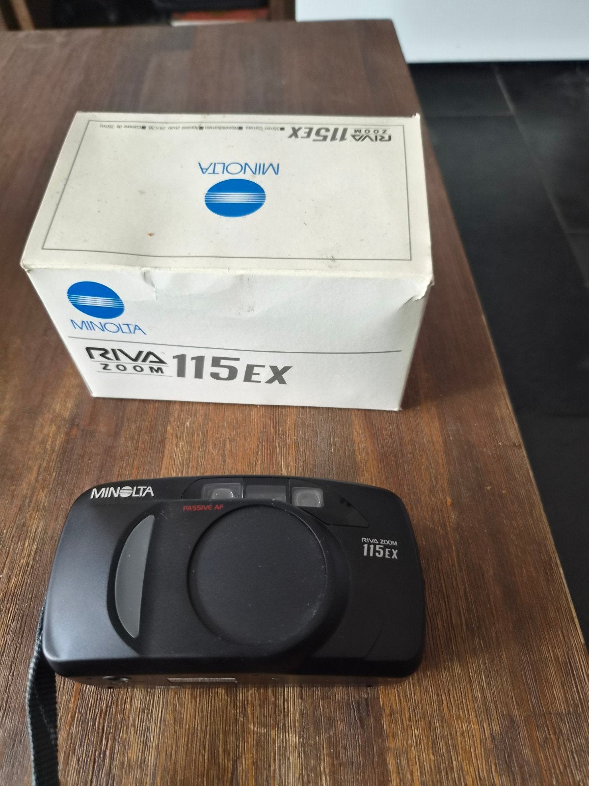 Minolta Riva Zoom 115EX Compact Camera met doos, Audio, Tv en Foto, Fotocamera's Analoog, Ophalen of Verzenden, Zo goed als nieuw