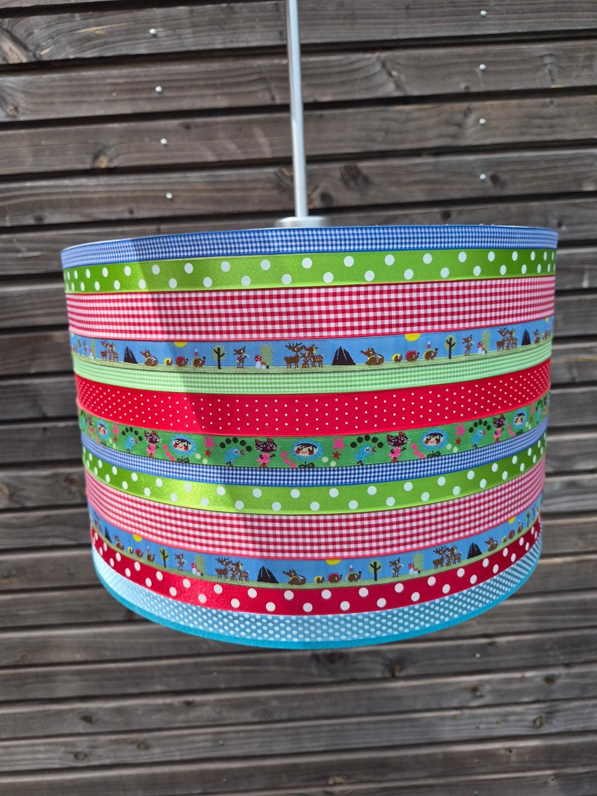 Kinderlamp met kleurrijke linten en dierenmotieven, Huis en Inrichting, Ophalen, Gebruikt, Metaal, Kindvriendelijk, Speels, Kleurrijk