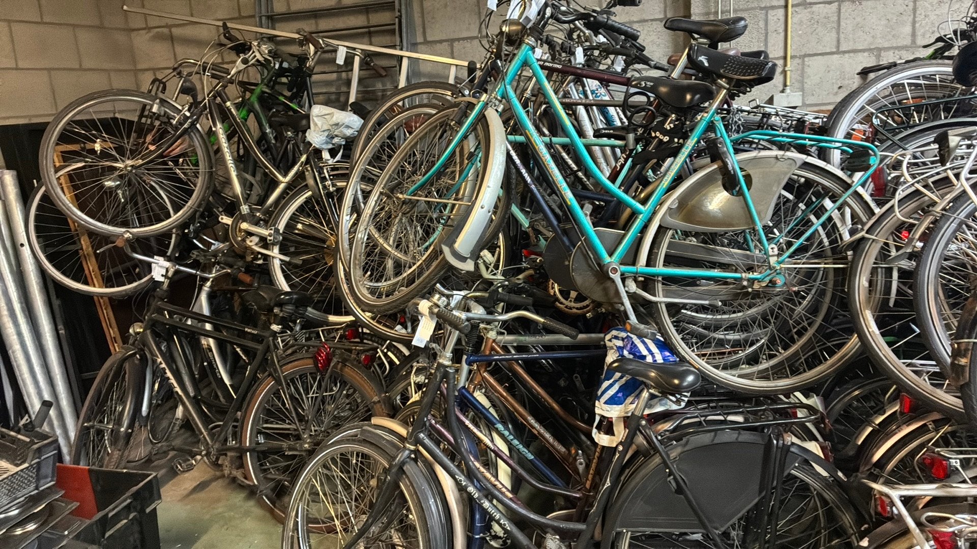 40 fietsen opknap/onderdelen, Ophalen, Zo goed als nieuw