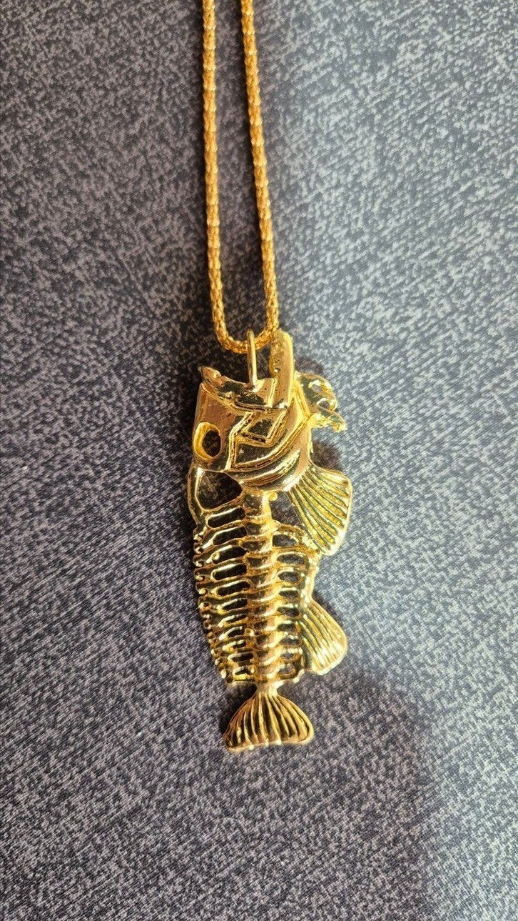 Nieuwe goudkleurige ketting met 3D vishanger, Nieuw, Ophalen of Verzenden, Goud, Overige materialen