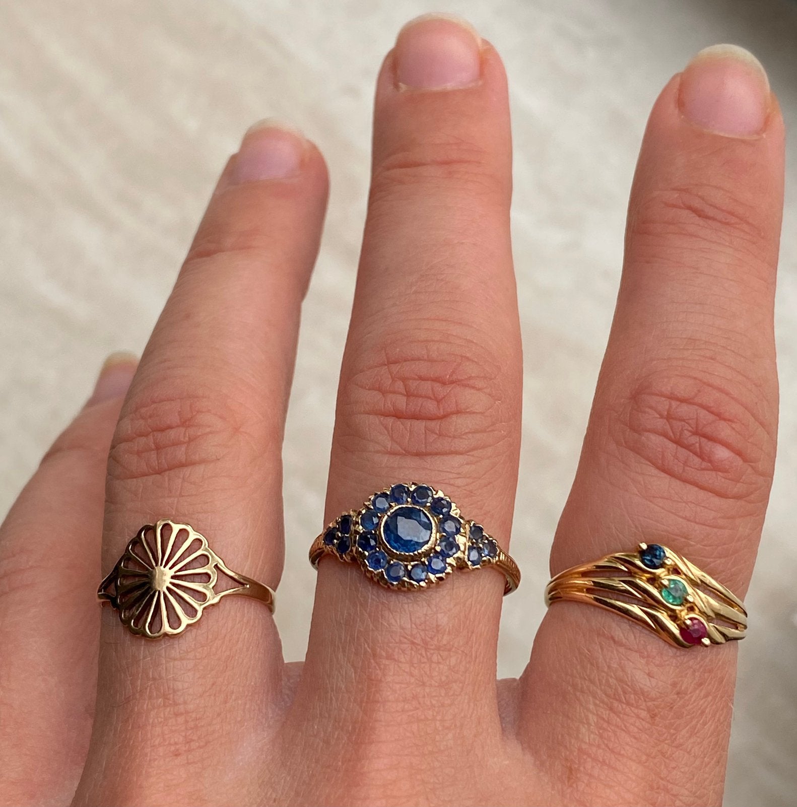 Anna + Nina vintage: saffiertjes in 9K geelgoud, maat 18, 18 tot 19, Blauw, Ophalen of Verzenden, Zo goed als nieuw