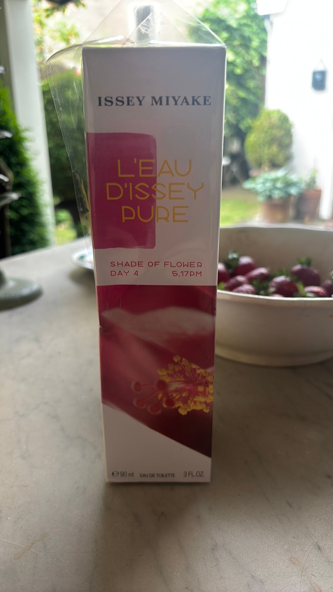 L’eau D’issey pure shade of flower 90 ml., Ophalen of Verzenden, Zo goed als nieuw