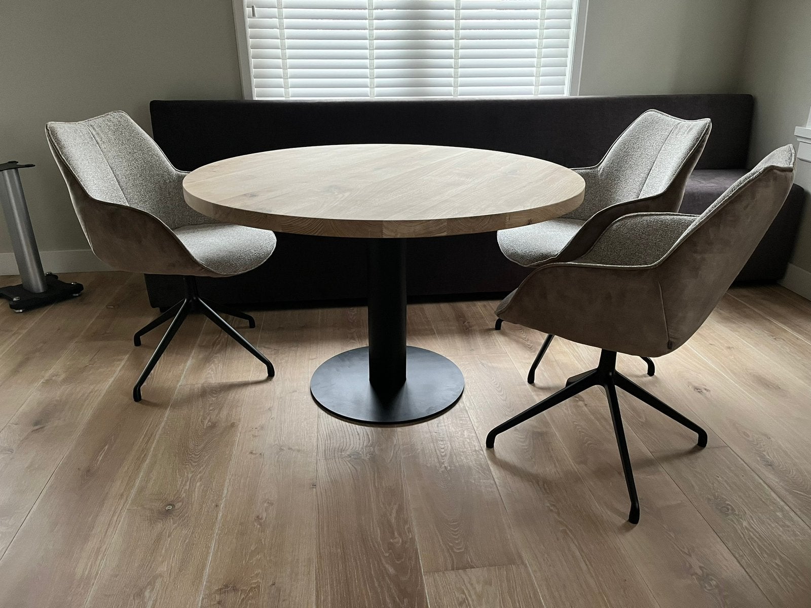 Foto 5 van Eiken ronde eettafel tafel bureau GRATIS BEZORGD Eikenhout