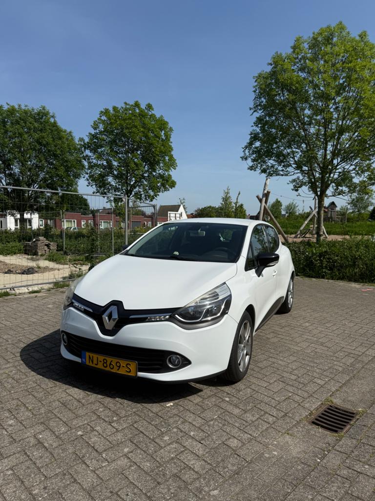 Renault Clio 0.9 TCE 90 5D ECO 2013 Wit, Voorwielaandrijving, 898 cc, 40 €/maand, 540 kg