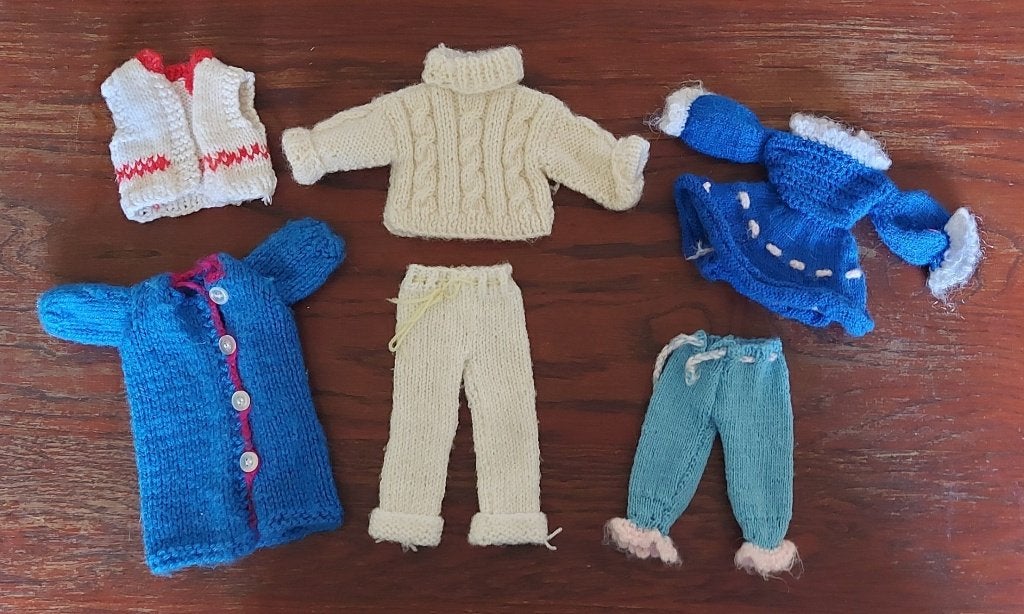 Vintage fashion dolls kleding gebreid ´60s, Ophalen of Verzenden, Gebruikt, Kleertjes