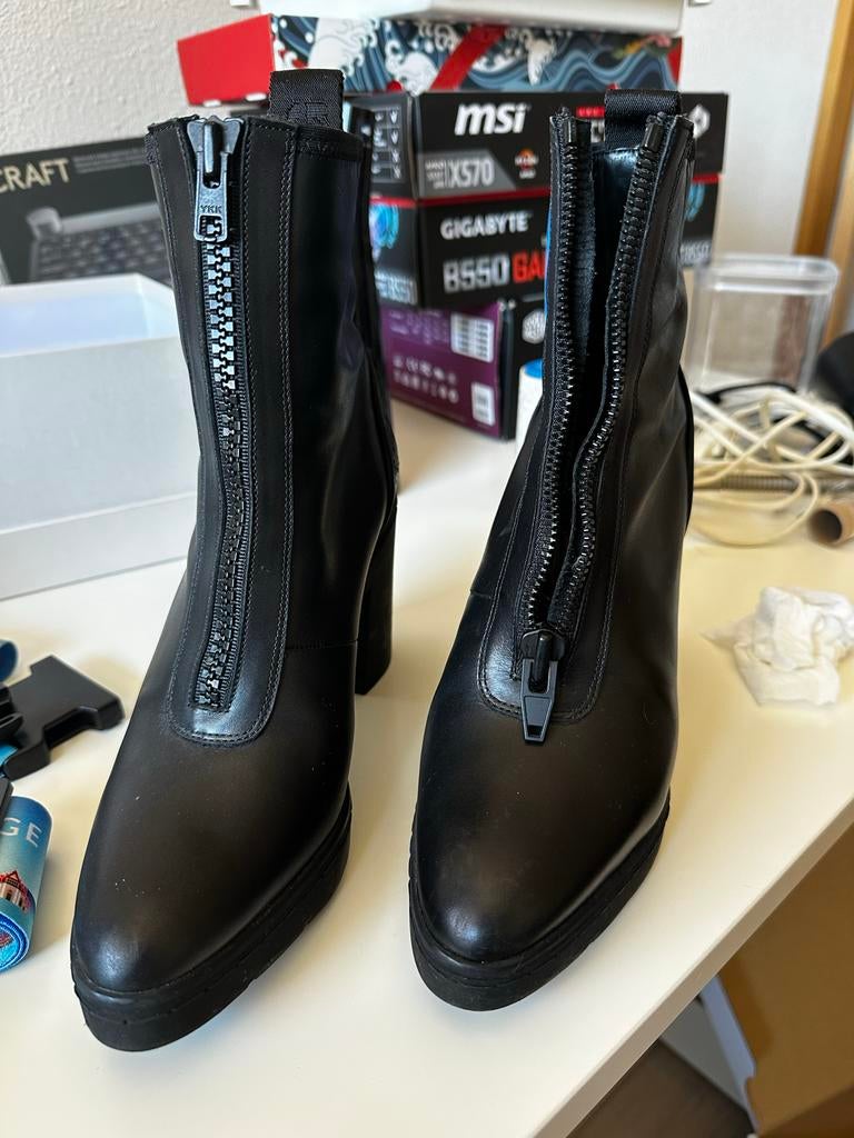 Alexander Wang X H&M Zwarte Enkellaarzen met Rits - Maat 37, Kleding | Dames, Schoenen, Ophalen of Verzenden, Gedragen, Zwart