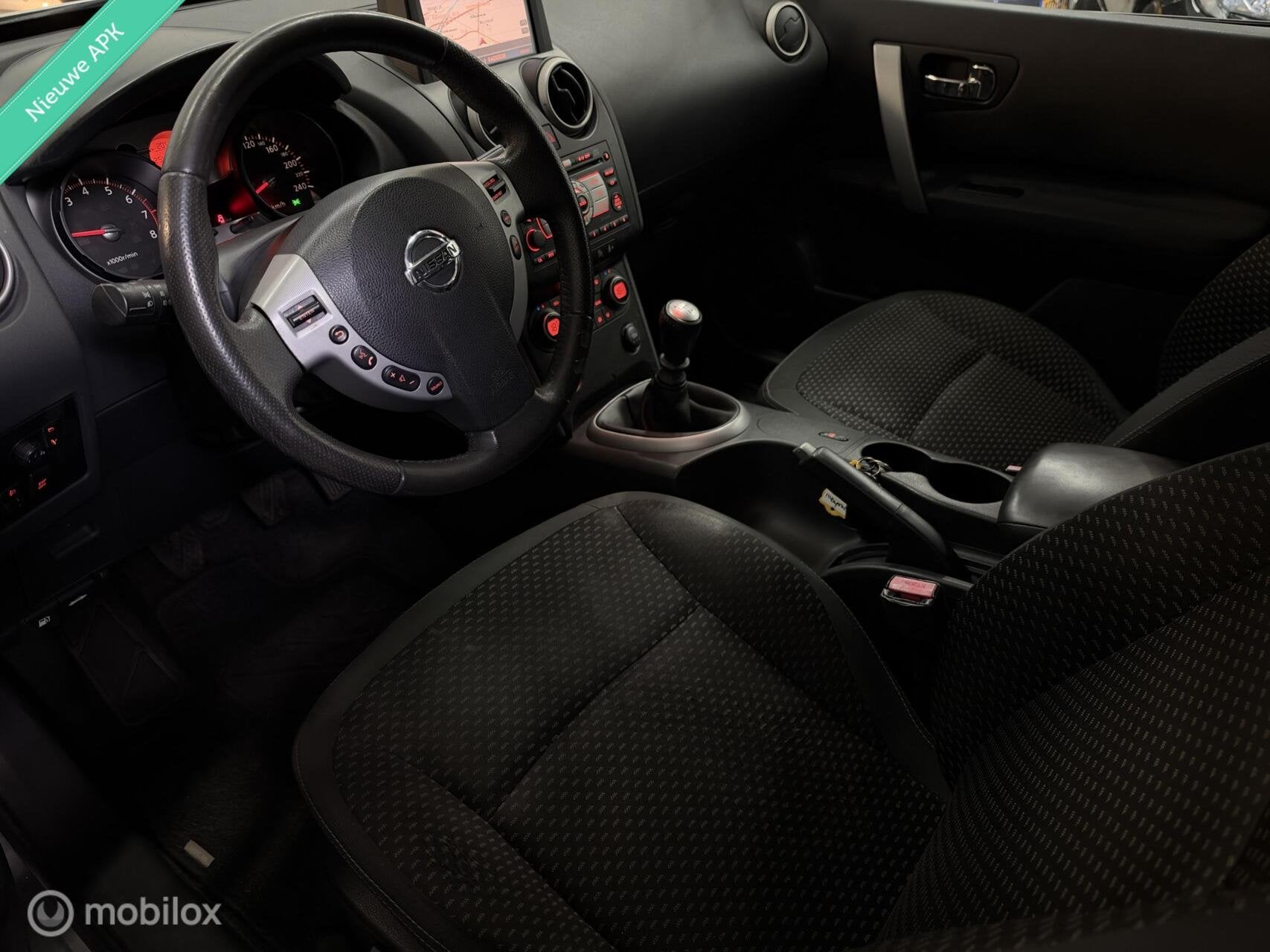 Nissan Qashqai 2.0 Tekna Premium|Airco|Cruise|Navi|APK 11-27, Voorwielaandrijving, Gebruikt, 4 cilinders, Handgeschakeld