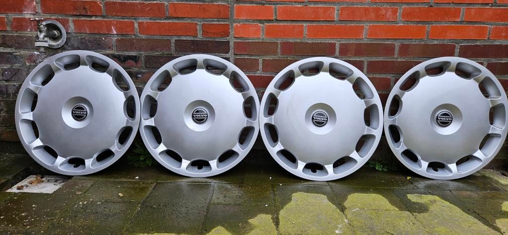 Orginele sier/wieldoppen Volvo., Ophalen