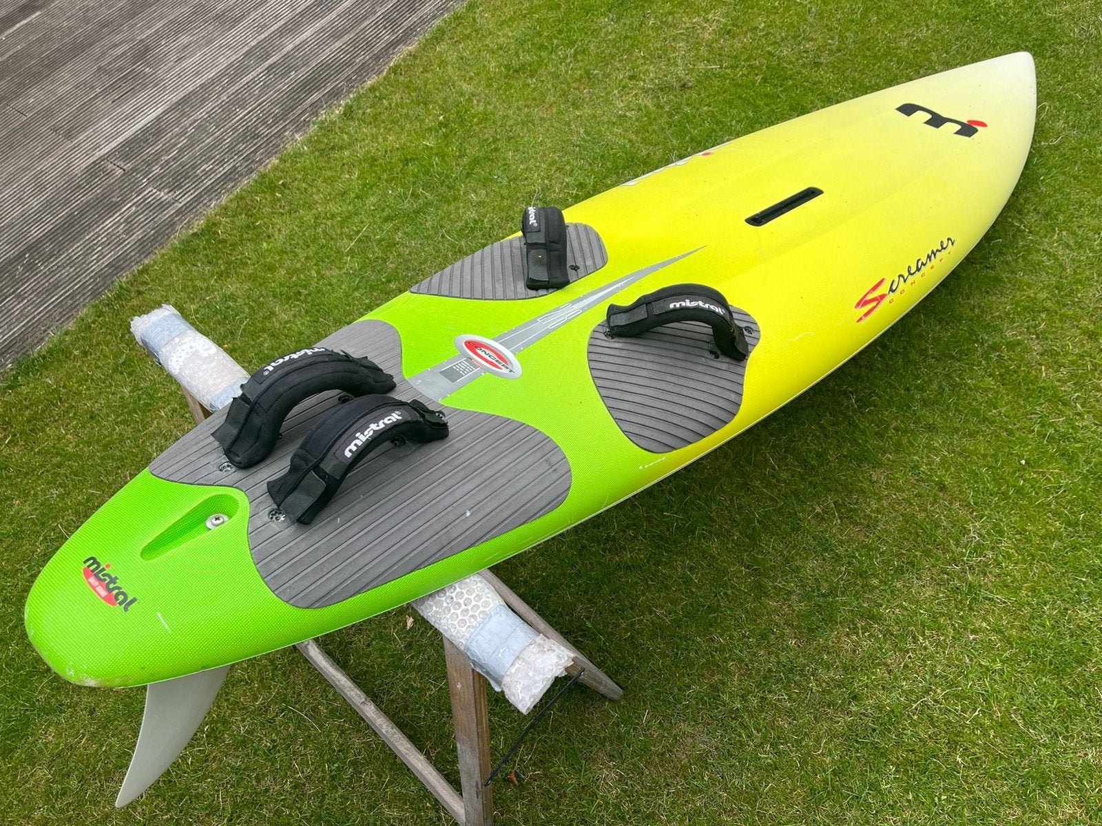 Mistral Concept Screamer 103L, Gebruikt, Plank, Ophalen, Met voetbanden
