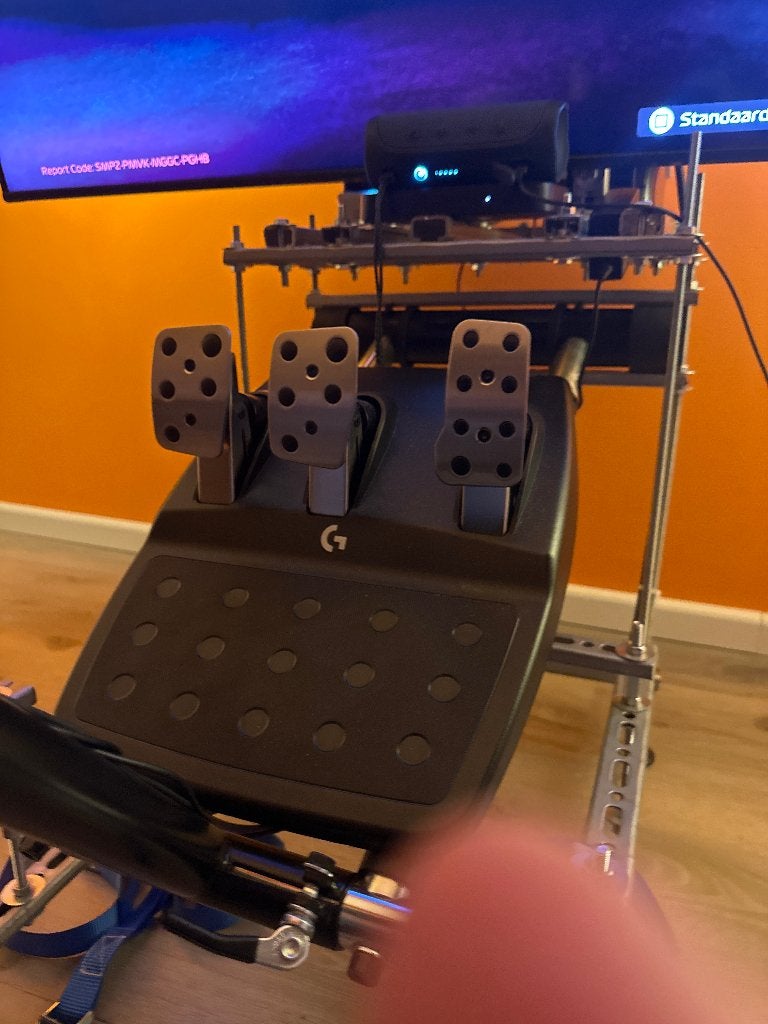 Foto 4 van Logitech G923 Racestuur + pedalen + wheelstand Pro V2