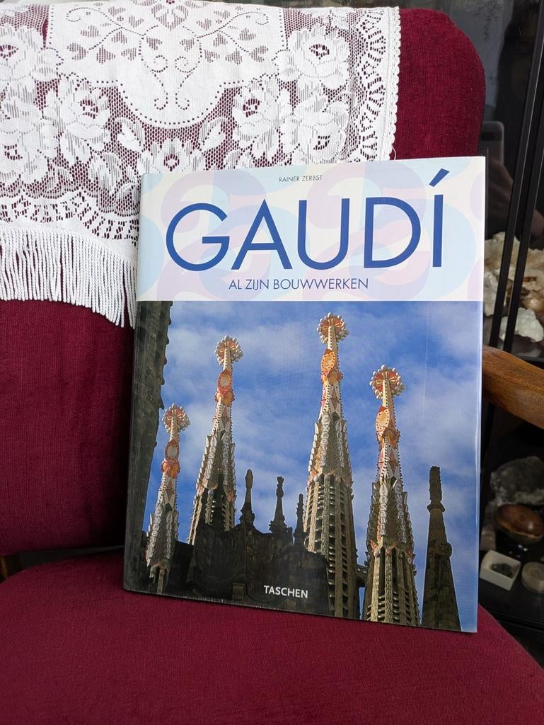 Gaudi: Al zijn bouwwerken - Architectuur boek, Boeken, Architecten, Ophalen of Verzenden, Zo goed als nieuw, Rainer Zerbst