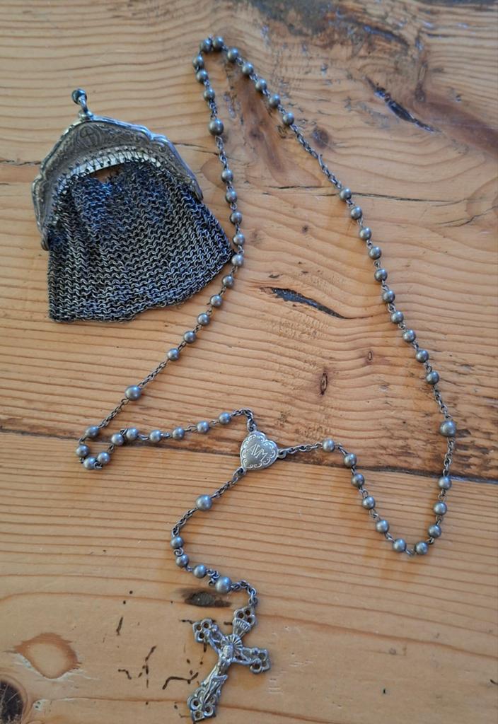 Religie: zilver rozenkrans in beursje uit jaren 60, Ophalen of Verzenden, Nieuw