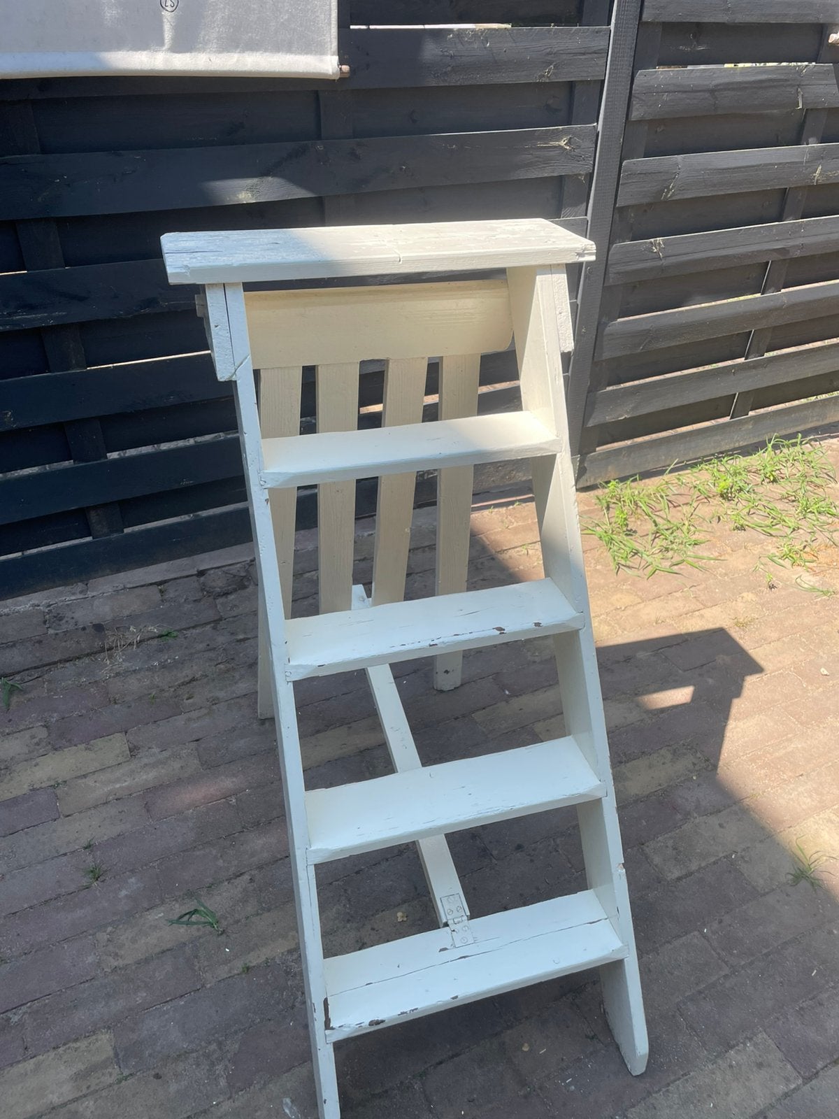 Oude brocante schilders trap, Ophalen