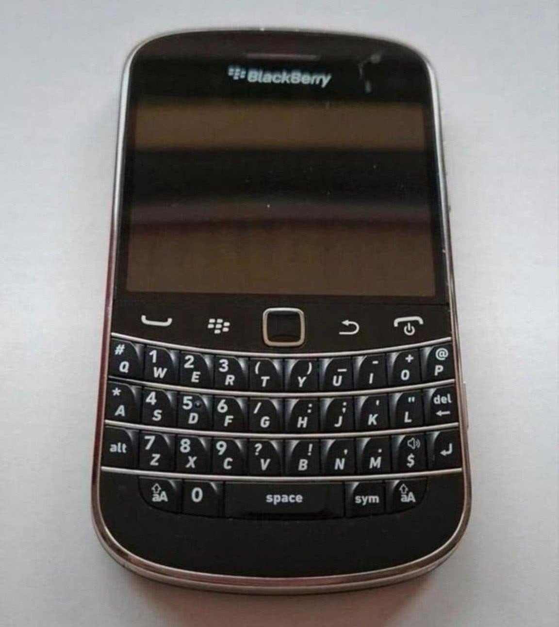 Te koop: een nette BlackBerry Bold 9900 black edition .

Dez, Telecommunicatie, Ophalen of Verzenden