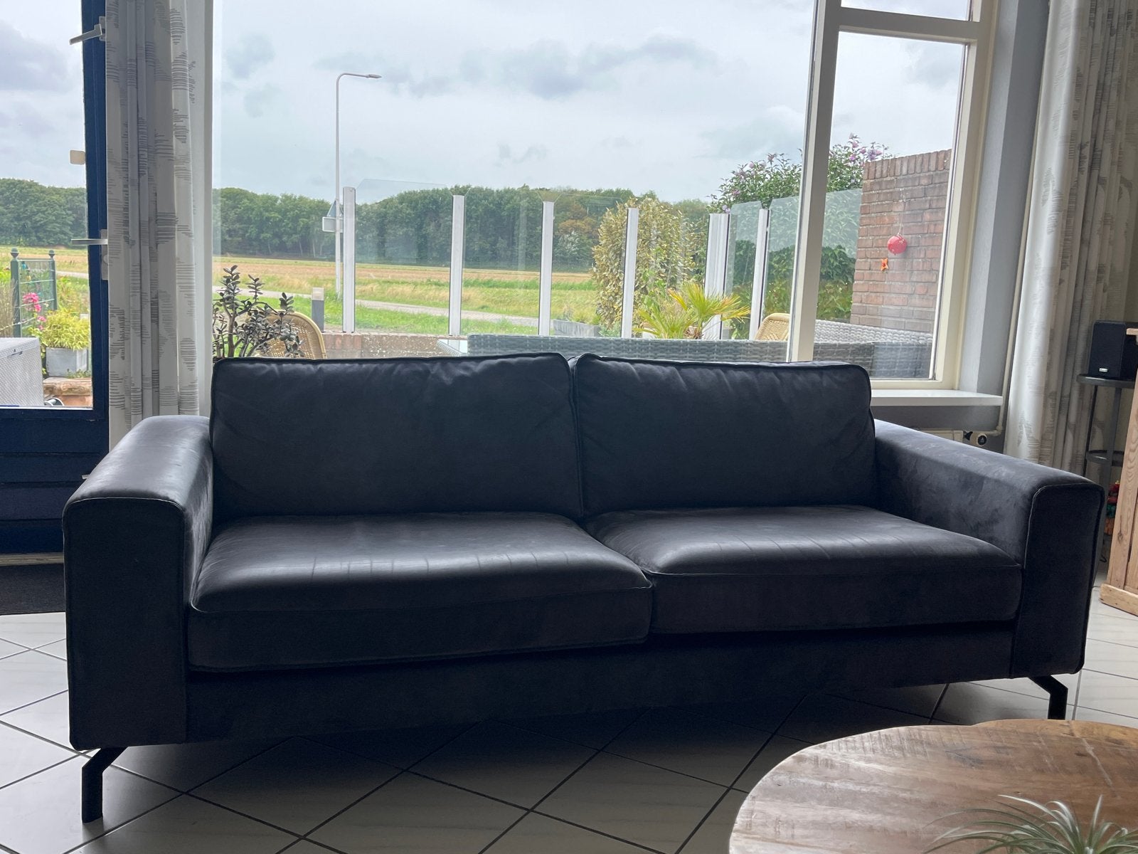 Grijze tweepersoonsbank - Licht beschadigd, 220x215cm, Huis en Inrichting, Banken | Bankstellen, Ophalen, Gebruikt, Tweepersoons