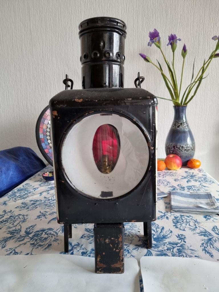 Antiek N.S. sluitsein lantaarn met rood glas, Verzamelen, Spoorwegen en Tramwegen, Ophalen of Verzenden