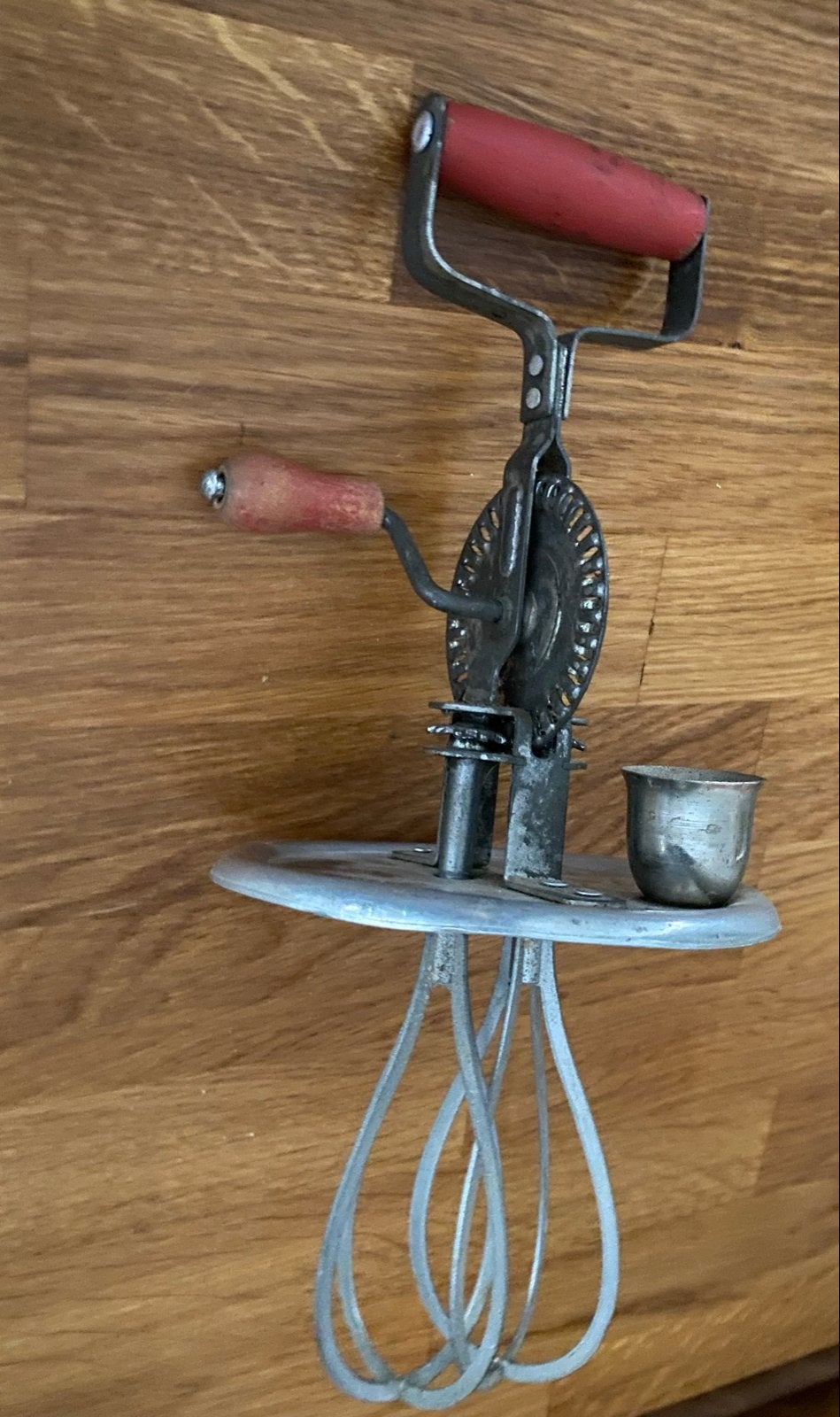 Vintage handmixer met rode houten handvatten, Ophalen of Verzenden