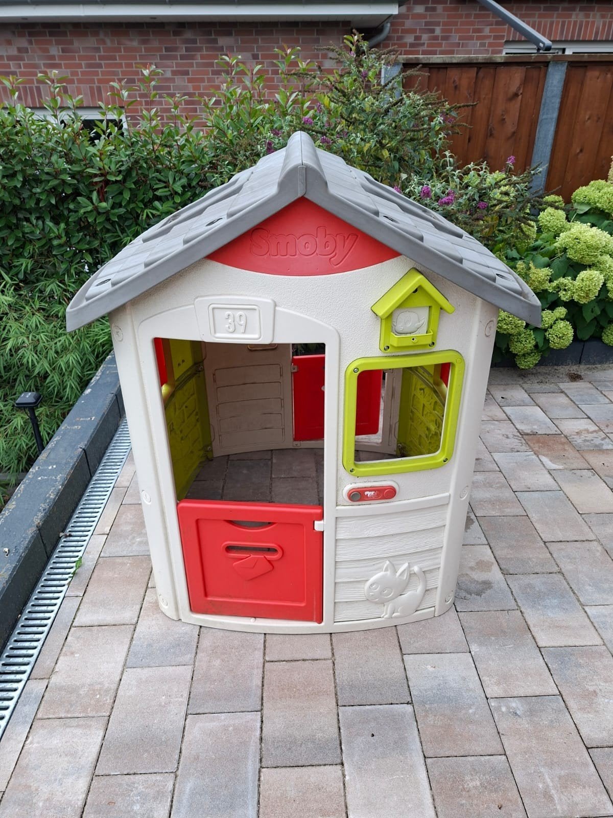 Leuk speelhuisje voor urenlang speelplezier, Ophalen, Gebruikt, Kunststof