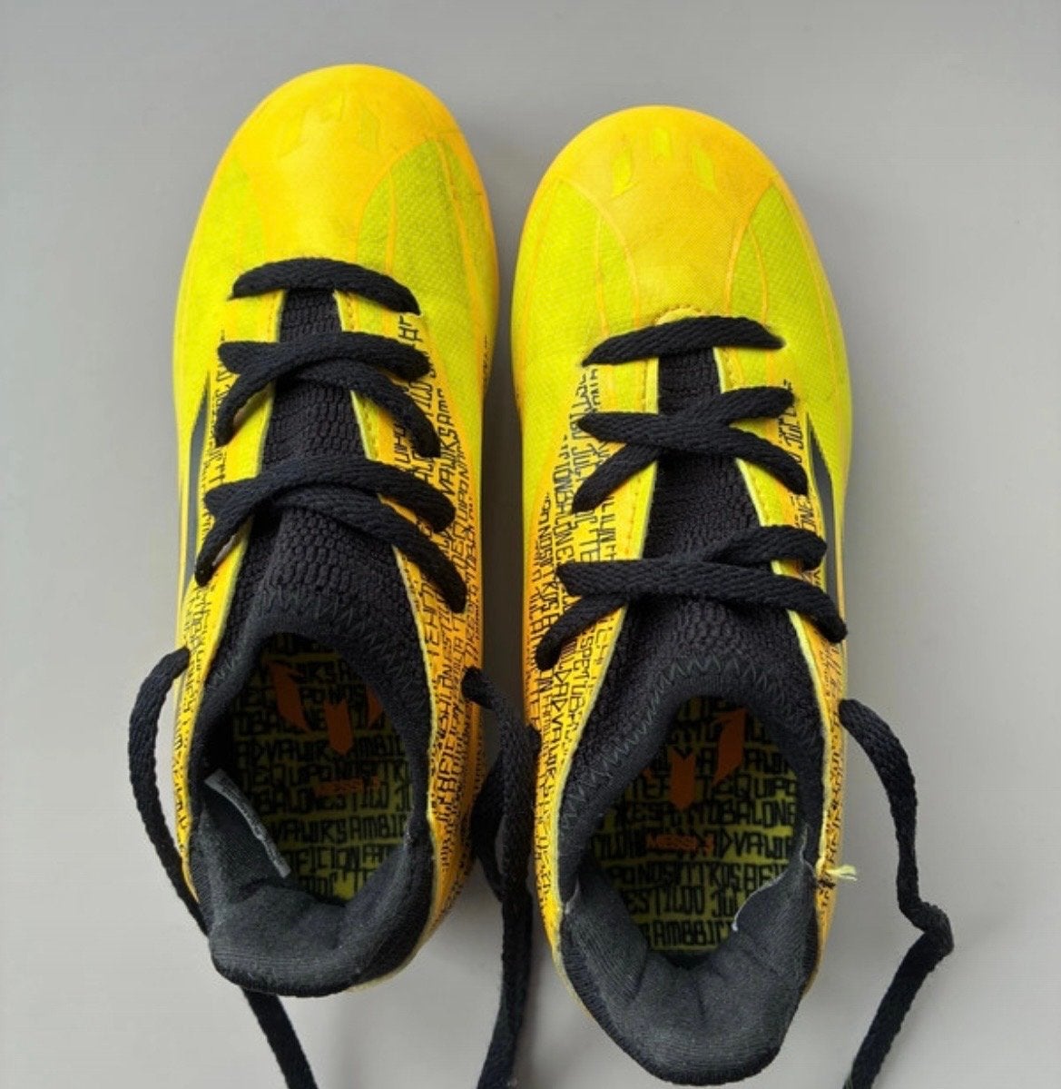 Adidas Messi Voetbalschoenen - Geel/Zwart - Maat 29, Maat XS of kleiner, Ophalen of Verzenden, Gebruikt, Schoenen