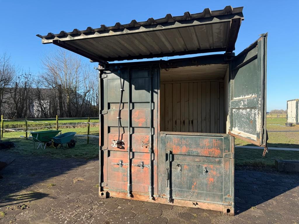Paardenstal / container, Ophalen