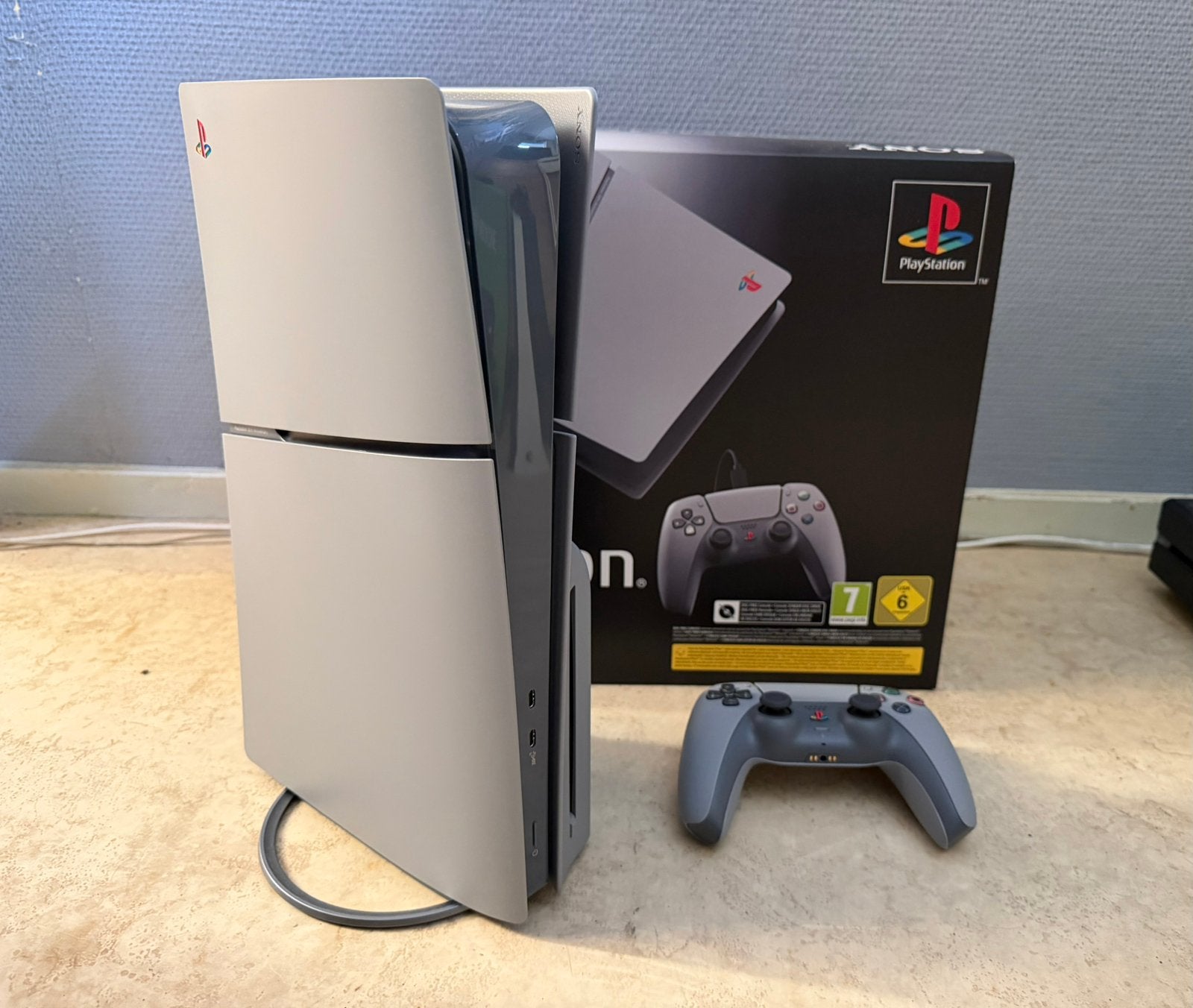 PlayStation 5 30th Anniversary Edition incl Disc Drive, Spelcomputers en Games, Ophalen of Verzenden, Zo goed als nieuw