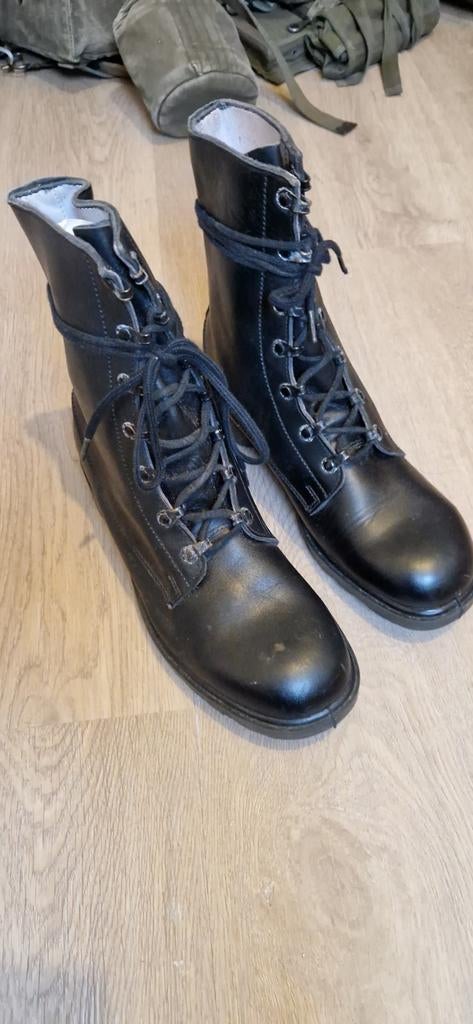 Korps mariniers kisten, Verzamelen, Militaria | Algemeen, Ophalen of Verzenden, Marine, Nederland, Kleding of Schoenen