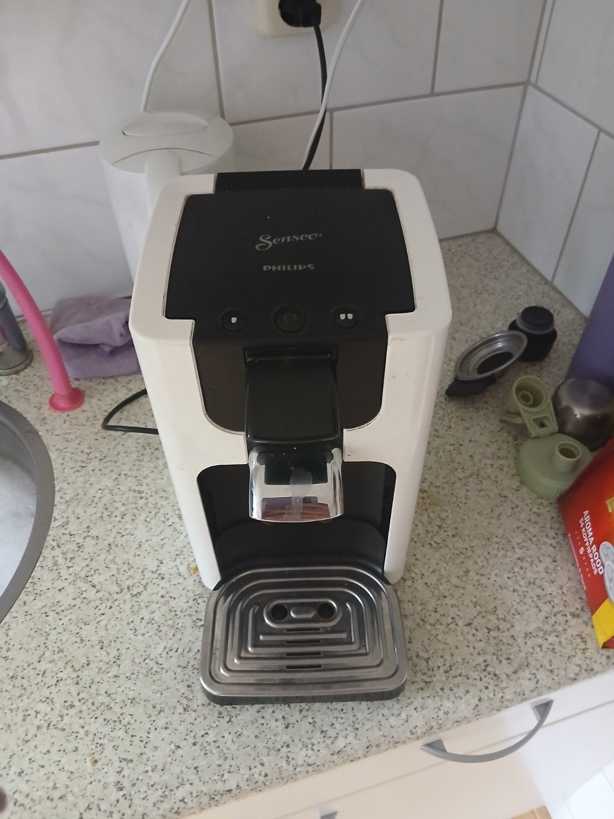 Senseo apparaat met waterreservoir aan de zijkant, Witgoed en Apparatuur, Ophalen, Gebruikt, Koffiemachine, Koffiepads en cups