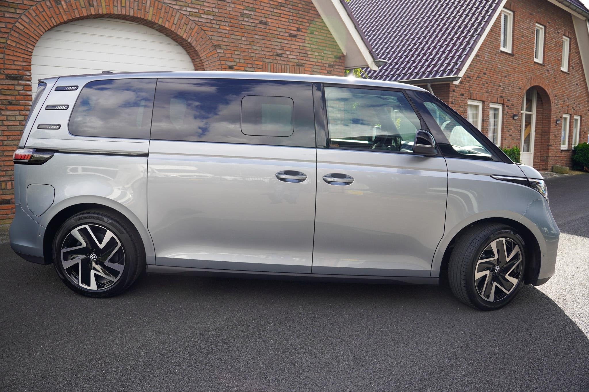 Volkswagen ID. Buzz Pro 86 kWh 286pk Lang 7.persoons 2027 MO, Auto's, Gebruikt, Automatische klimaatregeling, 7 stoelen, 483 km