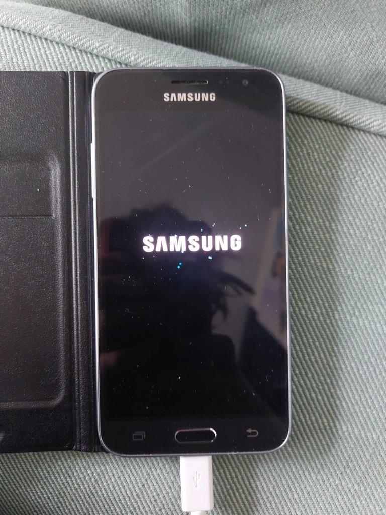 Samsung galaxy j3, Telecommunicatie, Mobiele telefoons | Samsung, Gebruikt, Overige modellen, Zwart, Touchscreen