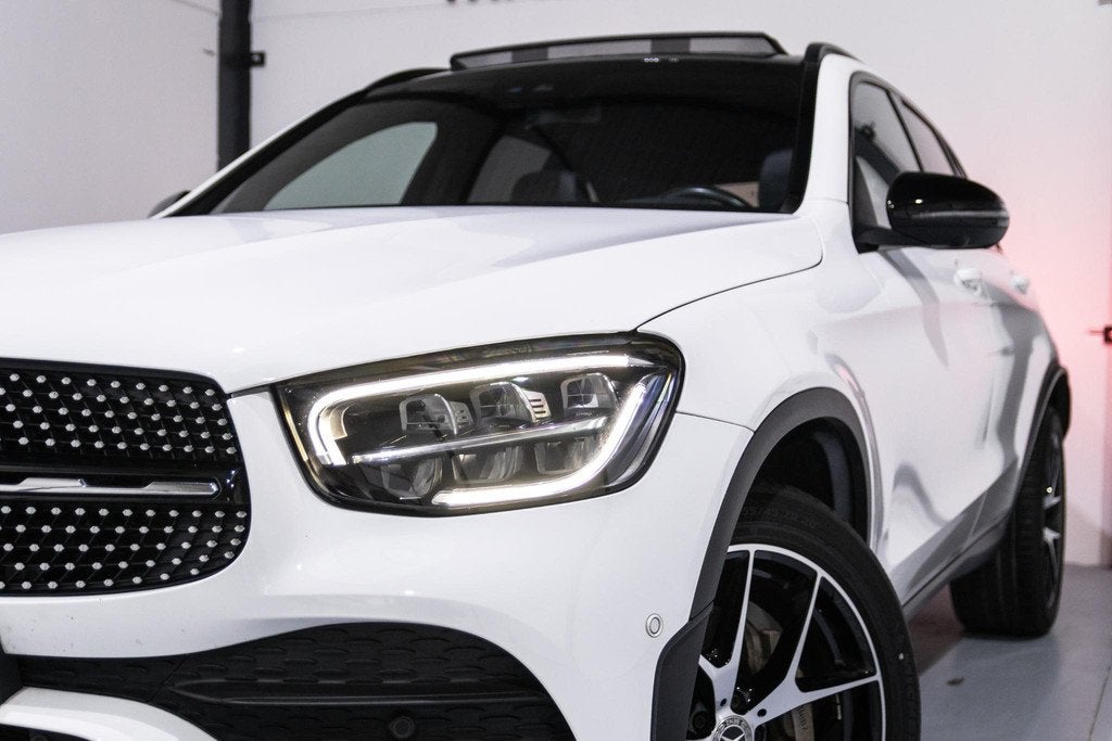 Mercedes-Benz GLC-klasse 300e 4MATIC AMG/PANO/TREKHAAK/360/N, Auto's, Automaat, 14 kWh, Gebruikt, 4 cilinders