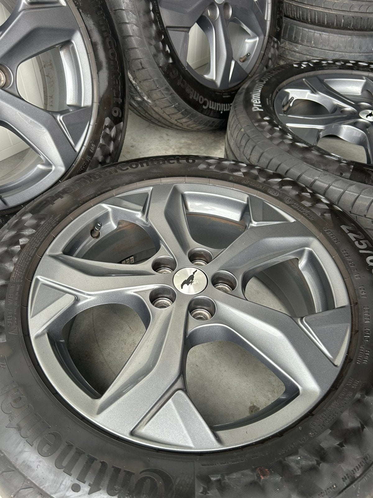 Foto 6 van Originele Ford Kuga Mach-E 5x108 18 Inch Zomer