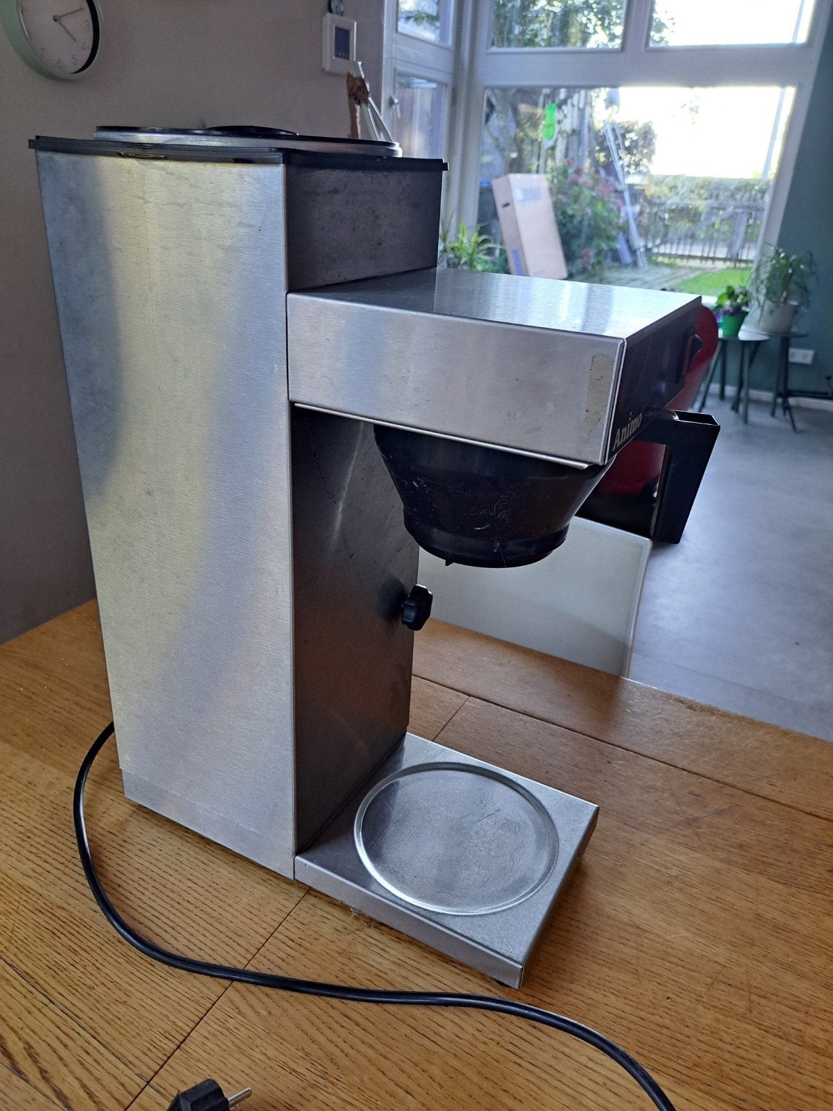 Animo TVB100 Koffiezetapparaat - In hoogte verstelbaar, Gebruikt, 10 kopjes of meer, Koffiemachine, Gemalen koffie
