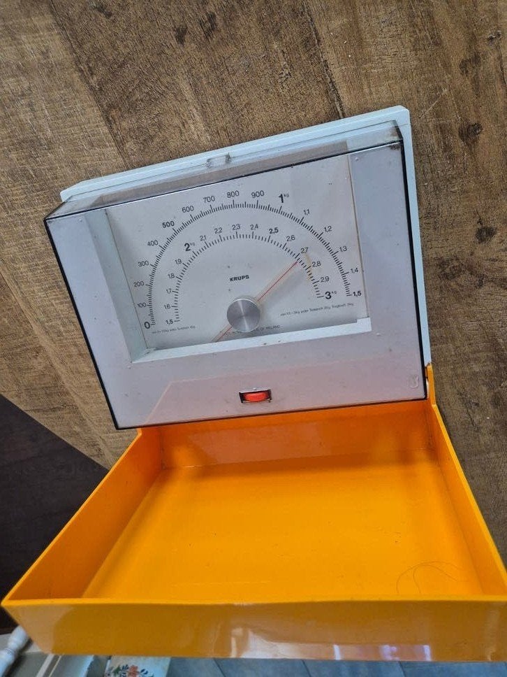 Vintage Krups Wandweegschaal Jaren '70 - Perfect Werkend, Witgoed en Apparatuur, Weegschalen, Ophalen, 1 tot 500 gram, Keukenweegschaal