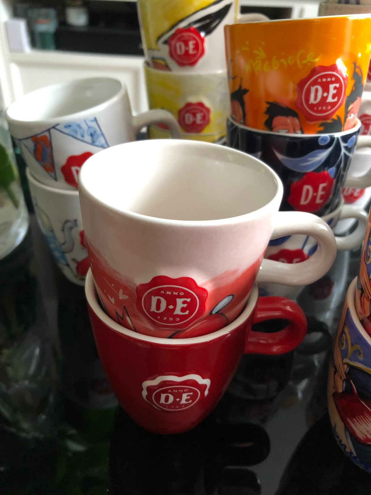Douwe Egberts kopjes, Ophalen, Zo goed als nieuw, Overige stijlen, Kop(pen) en/of Schotel(s)