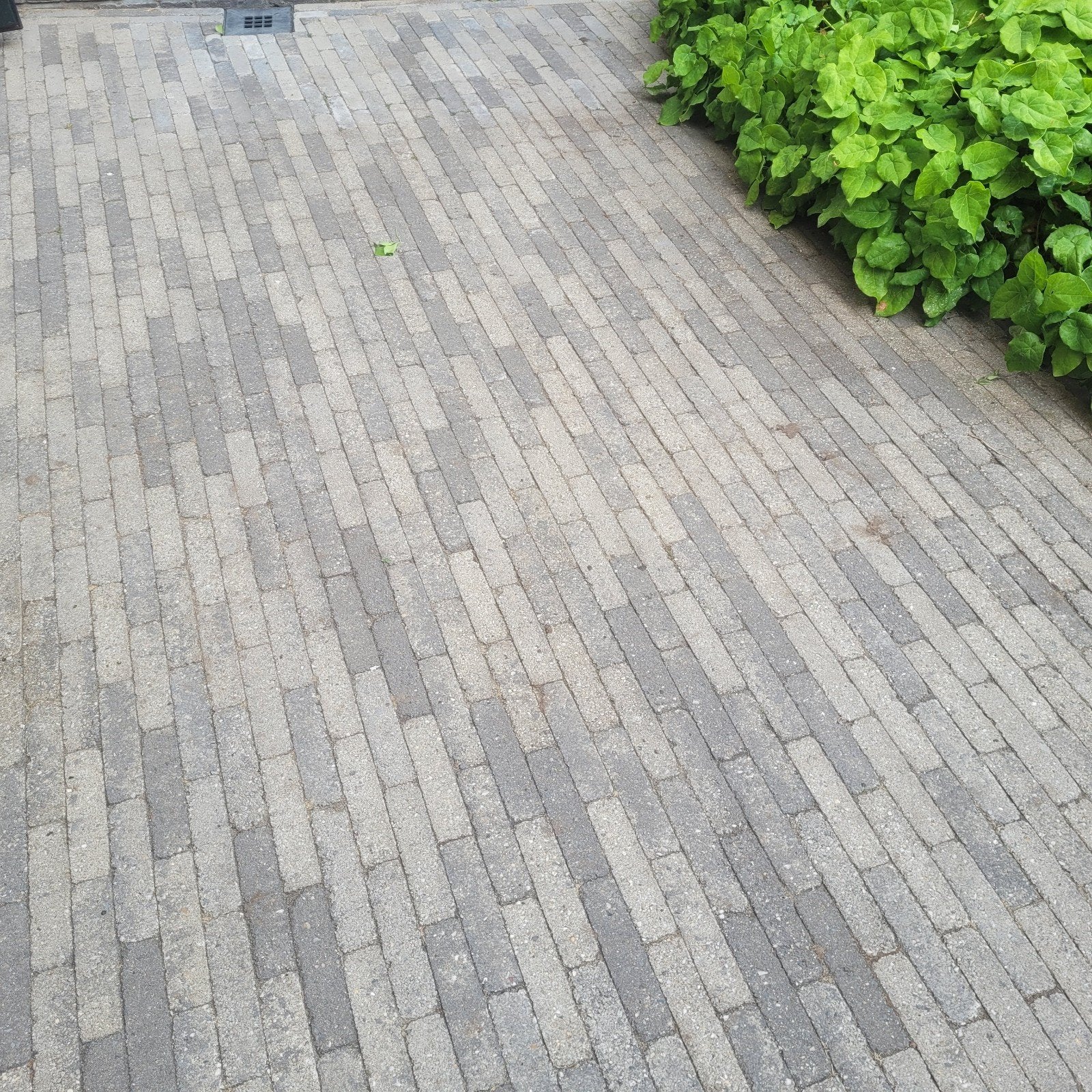 Gebruikte betonnen grijs -antraciet waaltjes voor terras 9m2, Tuin en Terras, Tegels en Klinkers, Ophalen of Verzenden, Gebruikt