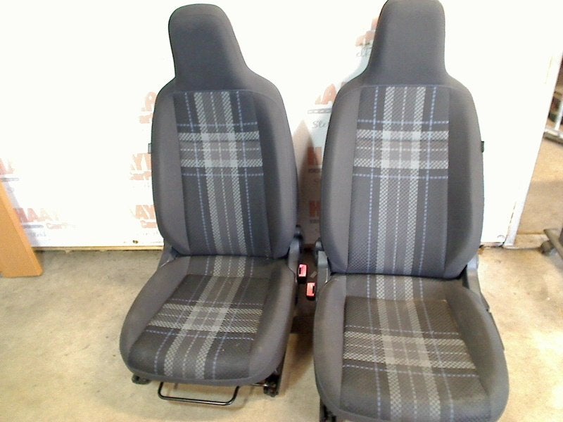Stoelen + Achterbank Volkswagen Up! (121) (2011-08/2020-08), Gebruikt, Volkswagen, Volkswagen AG, Kundenbetreuung@volkswagen.de