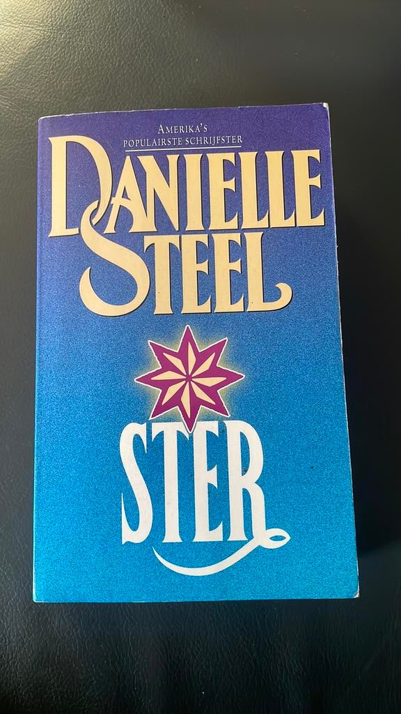 Ster v Danielle Steel, Ophalen of Verzenden, Zo goed als nieuw