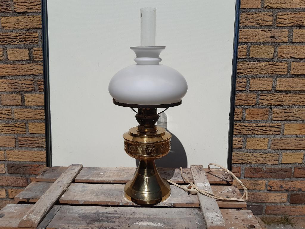 koperen lamp met melkglazen kap - olielamp vorm, Ophalen of Verzenden