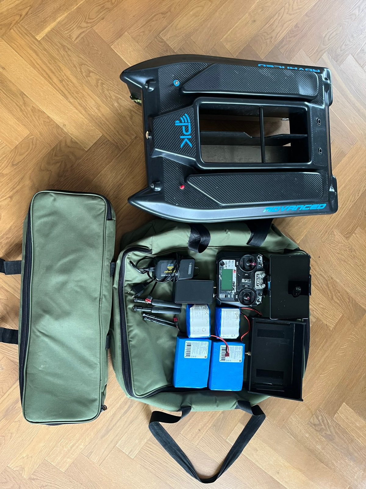 PK Advanced Voerboot Dragon Fly 5 Pro,GPS, Watersport en Boten, Hengelsport | Karpervissen, Ophalen of Verzenden, Zo goed als nieuw