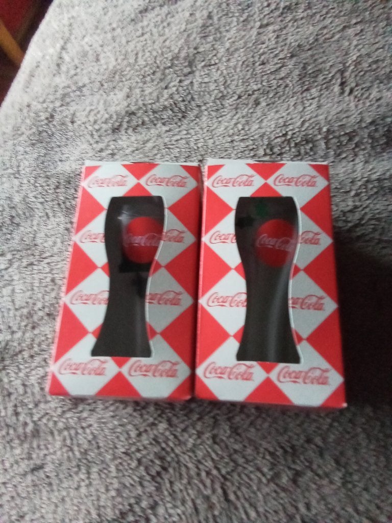 2 coca cola kerst glazen in doosjes alleen in 1 koop, Antiek en Kunst, Curiosa en Brocante, Ophalen