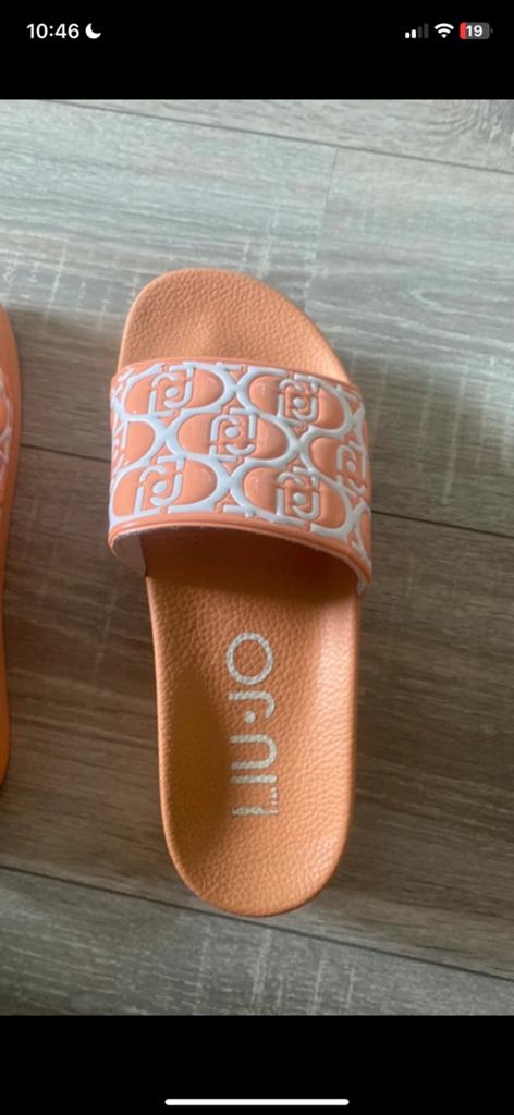 Mooie liu jo slippers maat 41, Ophalen of Verzenden, Zo goed als nieuw, Zwart