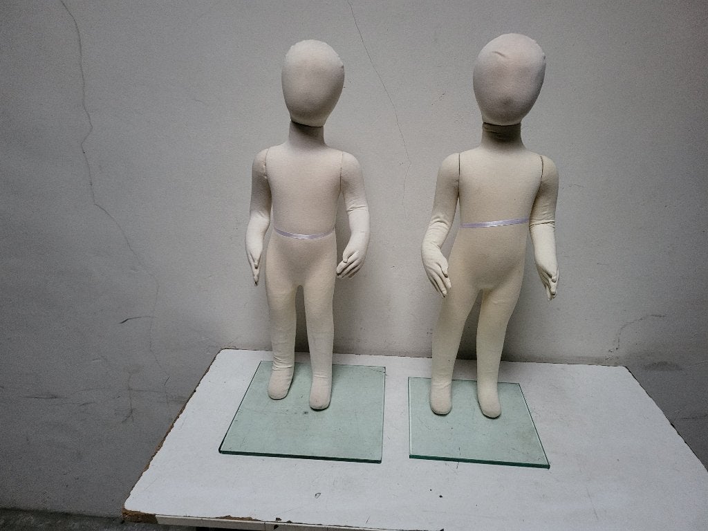 Paspoppen Mannequin kind 1 jaar wit glazen voet 80cm, Ophalen of Verzenden, Zo goed als nieuw, Paspop
