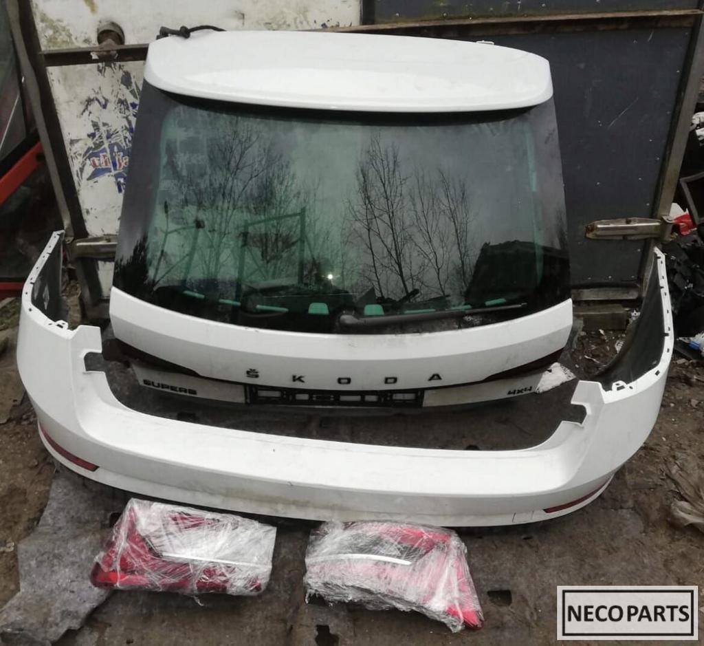 SKODA SUPERB COMBI 2020 - ACHTERKLEP BUMPER ACHTERLICHTEN, Ophalen of Verzenden, Gebruikt, Skoda