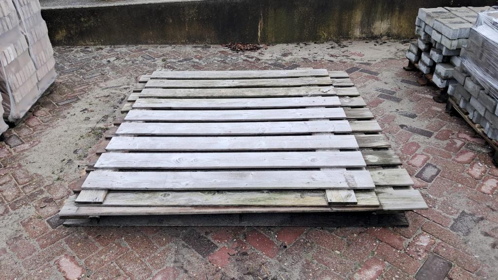 2 tuinschermen bieden, Ophalen