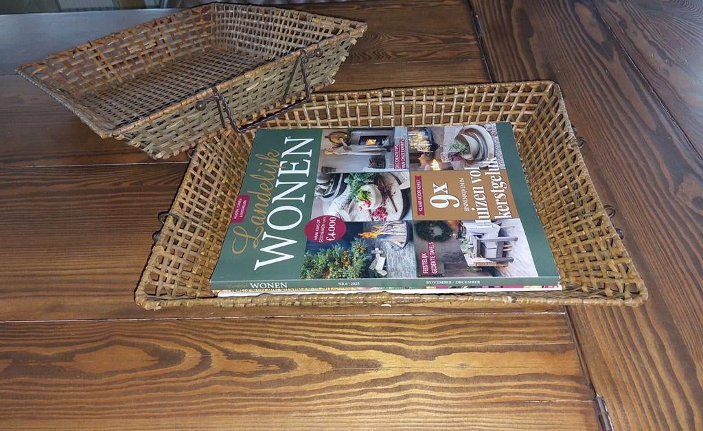 2x Wicker? mandje. Lectuurbak, postbak., Antiek en Kunst, Ophalen