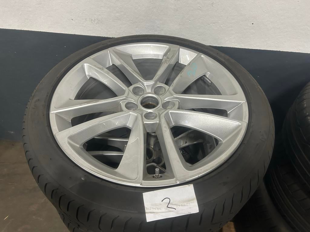 Pirelli P Zero Zomerbanden met Velg 245/40 ZR19, Banden en Velgen, Nvt, Personenwagen, Nvt