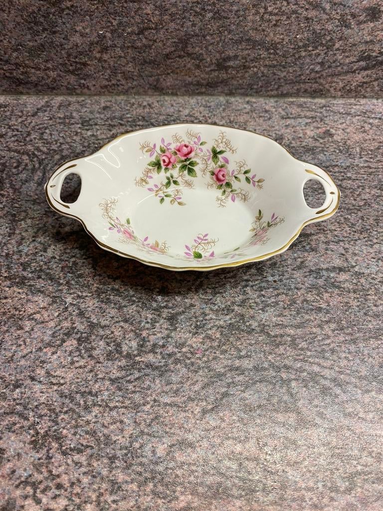 Royal Albert Lady Carlyle  ovaal schaaltje, Huis en Inrichting, Keuken | Servies, Ophalen, Porselein, Overige stijlen, Schaal of Schalen